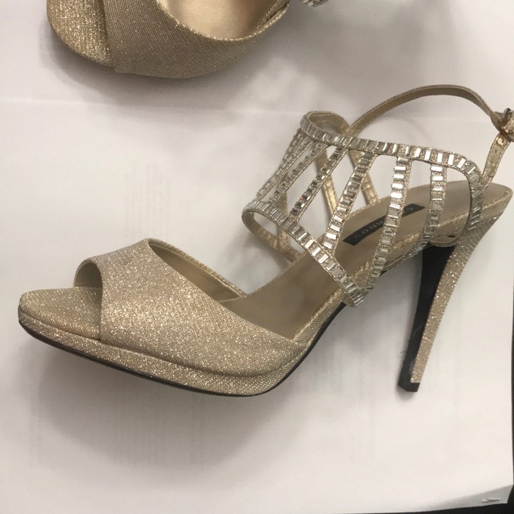 Caparros Paris Gold/Silver heels